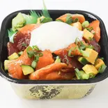 バラ温玉丼（武蔵 丼丸 市が尾店）