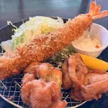 【人気】ジャンボ海老フライと唐揚げ弁当（たまり場 浄心店）