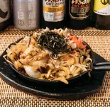 ホルモン焼きそば(居酒屋でん)