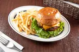 チーズBURGER(フライドポテト付き)(ONE THE DINER)