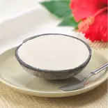 はんぶん ・ ココナッツ(アイスクリーム) Coconut Ice cream(小尾羊 薬膳しゃぶしゃぶ 巣鴨店)