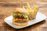 チーズバーガー＆ポテトセット（ESO Dining）