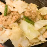 鶏モモとキャベツの鉄板焼き(焼鳥まいちゃん)