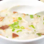 鶏肉入りお粥/Chicken porridge(中華料理 龍門)