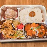 乾焼蝦仁(エビチリ)弁当(中華料理 食為天)