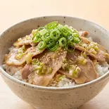 さっぱり豚ネギだれ丼（創作和食居酒屋 長八）