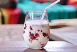 ベリーベリーヨーグルトジュース  Berry Berry Yogurt juice（ホットサンドとサンドウィッチのお店 サンドウィッチマン）