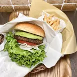 アボカド＆ポテト（YASHIRO BURGER）