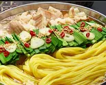 超人気 お家で本場もつ鍋セット(〆チャンポン付)2～3人前 味(塩or醤油or味噌)から1つ選ぶ（肉ドコロ せい吾）