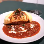 牛すじデミグラスソースのオムライス（MANNAKA Cafe＆Bistro）