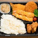 ミックスフライ弁当（キッチン まごころ(副菜が変更する場合があり)）