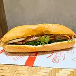 スペシャルミックスバインミー bánh mì thập cẩm đặc biệt -店長おすすめ（SOLARIA CAFE ＆ LOUNGE|タピオカ|コーヒー|バンミー）