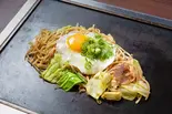 塩焼きそば目玉付き(四ツ谷 つなぐ)