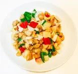 鶏肉とカシューナッツの塩炒め（中国家常菜 祥龍房）