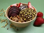 【さっぱり濃厚】アサイー＆ヨーグルトアイスボウル|ドバイチョコ＆いちご（【濃厚グリークヨーグルト＆アサイーボウル】空桜(そら)の家 [Greek Yogurt ＆ Acai bowl] Sora's House）