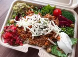 プルドチキンサラダプレート（お肉も味も選んでヘルシー タコスサラダトーキョー TACOS SALAD TOKYO）