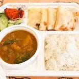 野菜カレーとティッカ、チーズナンセット Vegetable curry, tikka and cheese naan set(出没アド街ック天国常連!モエナモテイ)
