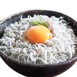 しらすTKG丼 Whitebait ＆ Egg on Rice（大衆海鮮居酒屋 おっ魚）