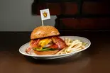 ベーコンチーズバーガー（ムースヒルズダイナー 横浜）