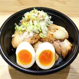 背徳感のネギ炙り豚丼（圧倒的背徳感！炙り豚RUSH！ 弘明寺店）