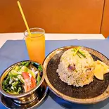チャーハンセット（バサンタ カバブ＆カレー）