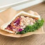日替わり野菜ピタサンド(本日;照りマヨチキンとオリーブの野菜ピタサンド)（STAND 3201）