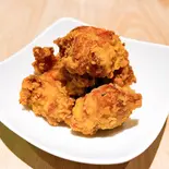 からあげ(4個) fried chicken（豚丼専門店 会心の肉撃 総本店）