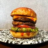 シラチャーダブルチーズバーガー（BURGER CAMPBOYA）