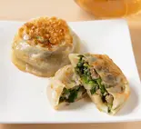 韮菜餅 (エビ・豚⾁韮饅頭)——1個(毎個60g)（王さんの手包み餃子）