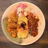 2種あいがけ(カツオポーク＆梅チキン)（スパイスカレー6時間）