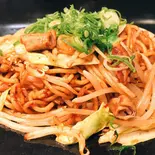 豚ホルモン焼きそば（お好み焼き 鉄板焼 満まん）