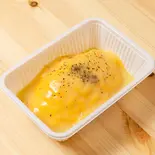 カルボナーラソースオムライス（デカ盛り弁当 はるき 大通店【唐揚げ弁当屋】）