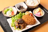 合挽きメンチカツ＆ なす味噌弁当（おふくろの味 幡ヶ谷小町食堂）