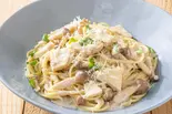 蒸し鶏ときのこのポルチーニクリームソース(ラパウザ 青葉台東急スクエア店)
