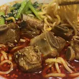 四川スペアリブ麺(老成都香辣排骨麺)（友誼食府）