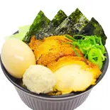 特製鶏めし〈当店自慢の醤油だれ〉チキンスープ付（鶏そば かぐら屋 西新宿店）
