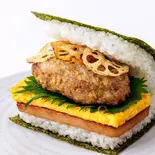 華味鶏の蓮根つくね(中ふわ外カリ)「Hanamidori chicken lotus root meatballs」（ポーたま 博多マルイ店 【沖縄発ポーク卵おにぎり専門店】）