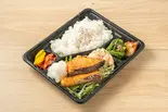鮭の塩焼き弁当(鮮菜美酒 新宿 ずらたん)