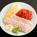 ポッサム(白菜包猪肉)（釜山本家）