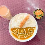 【ナンorライス】エビフライのせポークカレー(Pork curry Fried Shrimp set)（Royal Curry House）