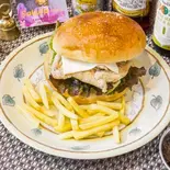 チキンバーガー Chicken Burger(インド・タイ料理 さくら)