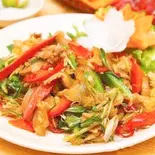 DÊ XÀO LĂN・ヤギ肉とレモングラス炒め（ベト街-PHOVIET）