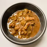 牛すじカレー丼大盛 ご飯大盛、ルー大盛（大盛そばめし無料→ 高崎亭）