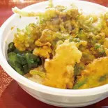 しゅんぎく天丼 Edible Chrysanthemum Tempura Rice Bowl（蕎麦 絃）
