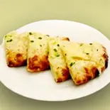 チーズガーリックナン(Cheese garlic naan)（SAKURA インド＆ネパール レストラン）