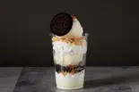 クッキー＆ミルクアイスパフェ(300ml)Cookie ＆ Milk Ice Parfait（パフェBar「YORUYORU」 南6条西）