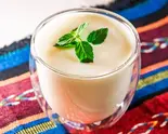 自家製ラッシー(アイス) Homemade lassi(iced)(たっぷり野菜のサラダボウル)