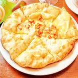 ミヤビチーズナン Miyabi Cheese Naan(アジア食堂ミヤビ)