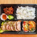 豚足弁当(新大久保韓国横丁 マポ豚足)