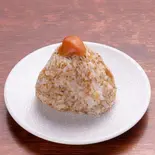 おかかまぶしおにぎり 梅干し（博多 鶴ふく 阿佐ヶ谷店）